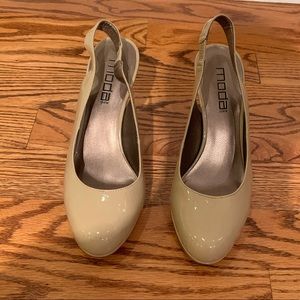 Moda Nude Pumps